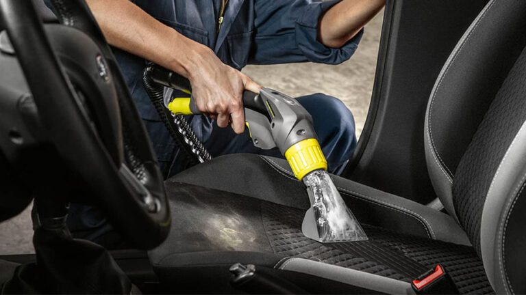 Lavagem interna de carro completa (estofados, teto e portas)