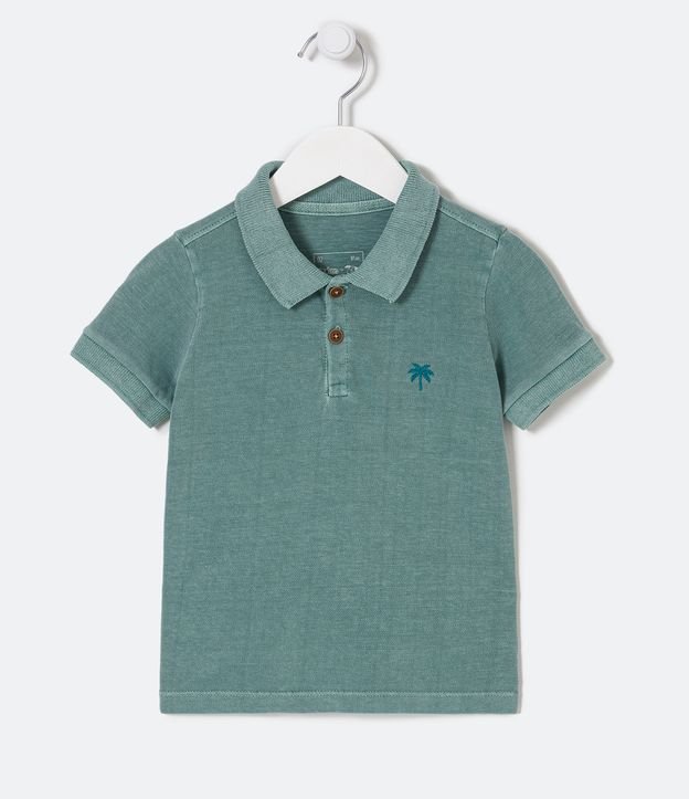 Camiseta gola polo lavada e passada
